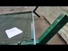 Recinzione in acciaio galvanizzato rivestita in polvere 358 Recinzione di sicurezza per prigioni 1,8*2,5m