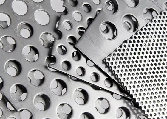 Il piatto perforato sottile decorativo della lamina di metallo del ferro 4.0mm ha perforato per l'altoparlante 1.22*2.44m
