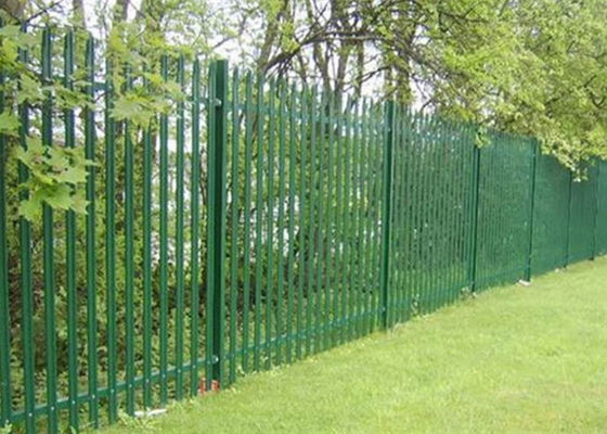 Il PVC ha ricoperto la palizzata d'acciaio che recinta il tipo Pale Euro di W 6 x 8 piedi per le scuole
