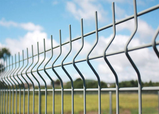 Recinzione triangolare con foro di maglia di 50*200 mm rivestita in PVC per OEM aeroporti