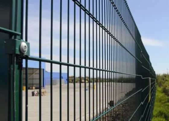 Fence a filo doppio a doppio anello OEM con palo quadrato 50*100mm