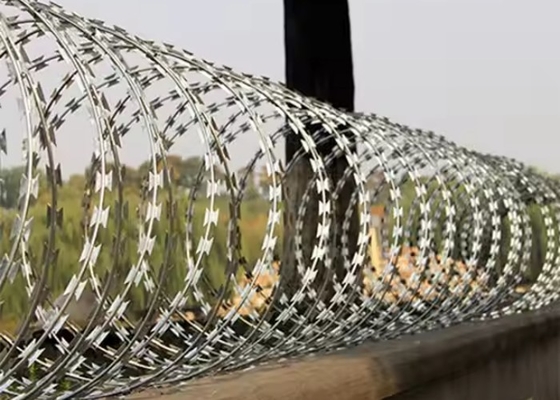 Fence di confine filo spinato galvanizzato a caldo rivestito in PVC