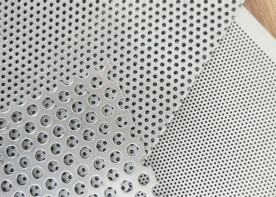 Lunghezza 100-2500 mm Griglia perforata in acciaio a basso tenore di carbonio