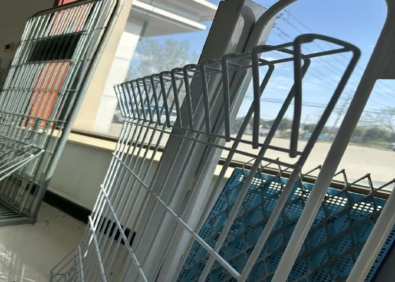 Triangolo di piegatura di recinzione pannello di acciaio a basso tenore di carbonio Custom Altezze scuola guardia giardino