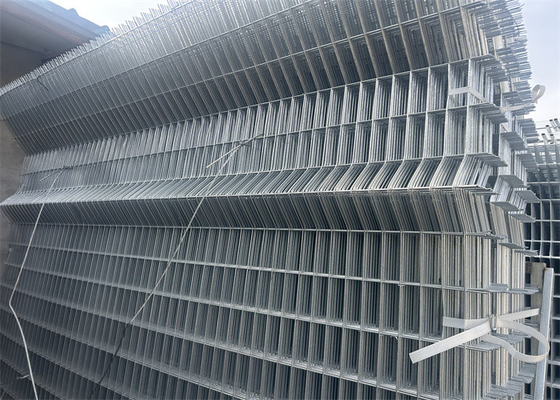 Pannello di recinzione triangolare galvanizzato a caldo 1,8 m altezza 50*100 mm buco di maglia