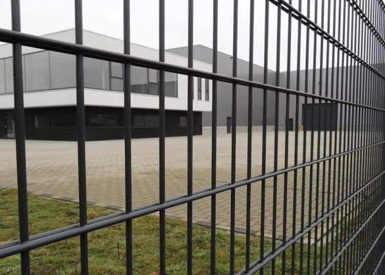 Moderno design PVC ferro doppio loop cerchio rete di filo 2m Yard Gate