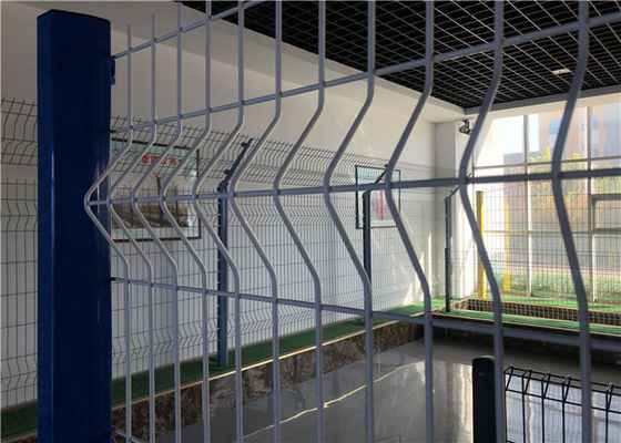 I pannelli d'acciaio del recinto della maglia del ferro bianco, recinto del reticolato di saldatura riveste resistente alla corrosione di pannelli