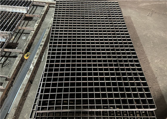Q235 ha premuto la grata d'acciaio galvanizzata 32*3mm per le pedate/passaggio pedonale