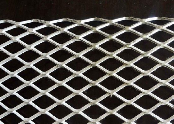La immersione calda ha galvanizzato 3/4 ha appiattito il nastro metallico in espansione allungato Mesh For Stair Treads