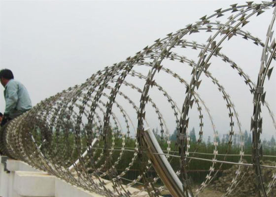 Sicurezza galvanizzata immersa calda Bto-22 del forte del rasoio cavo pungente tagliente 2.5mm del nastro